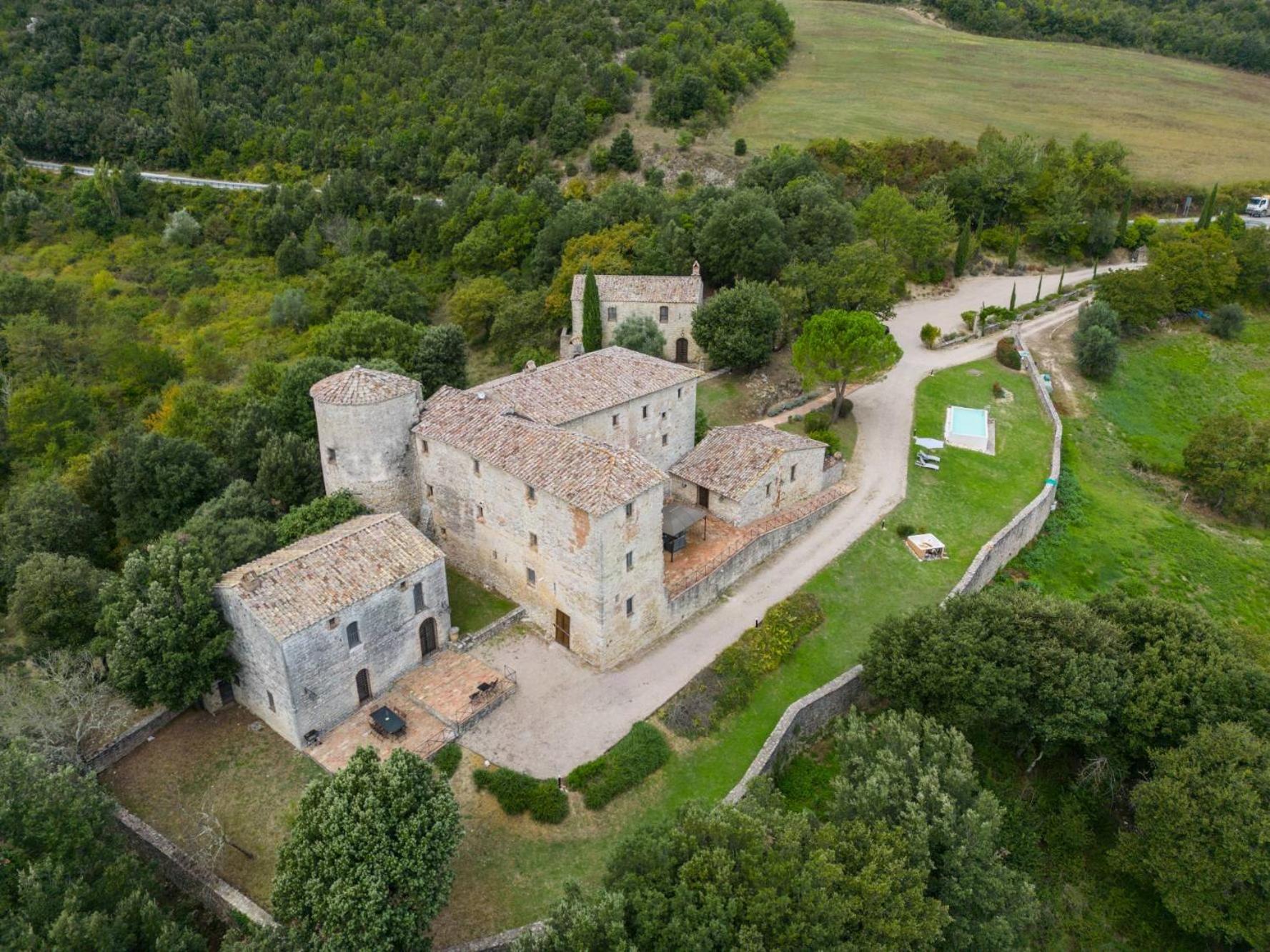 Castello Valenzino Bed and Breakfast Antognola Exteriör bild