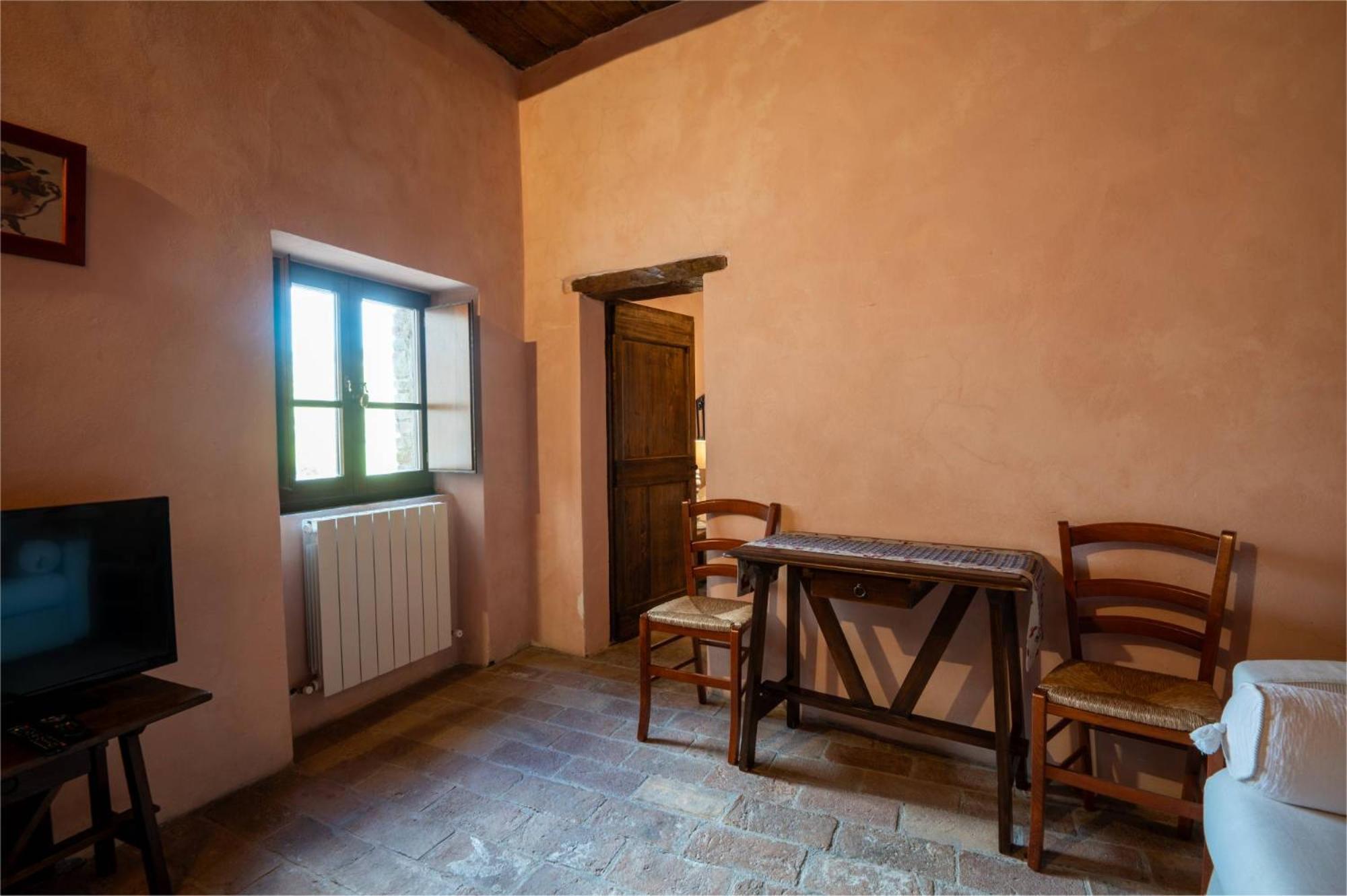 Castello Valenzino Bed and Breakfast Antognola Exteriör bild