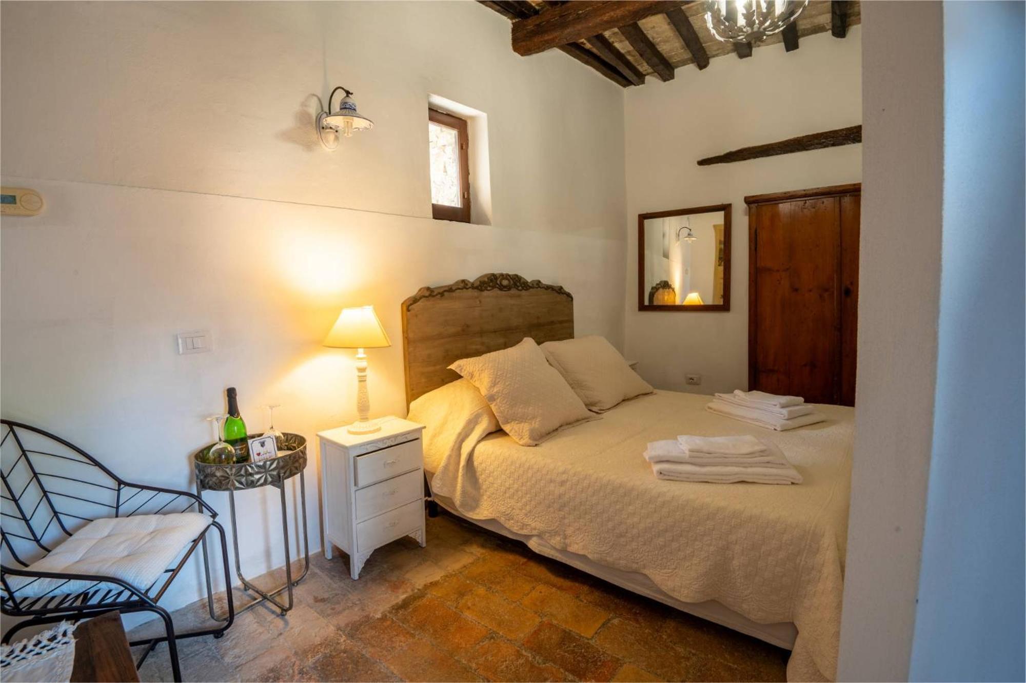 Castello Valenzino Bed and Breakfast Antognola Exteriör bild