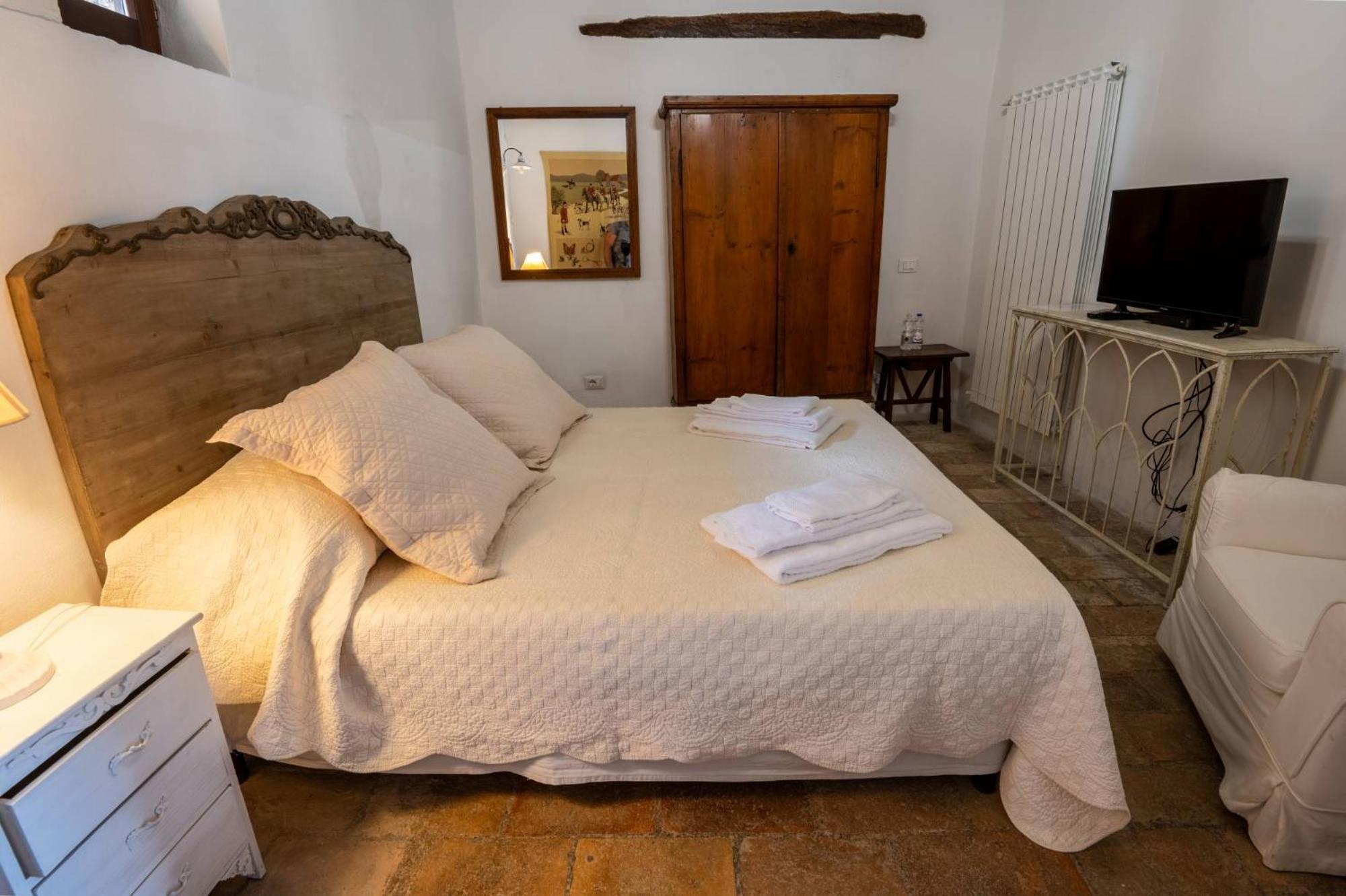 Castello Valenzino Bed and Breakfast Antognola Exteriör bild