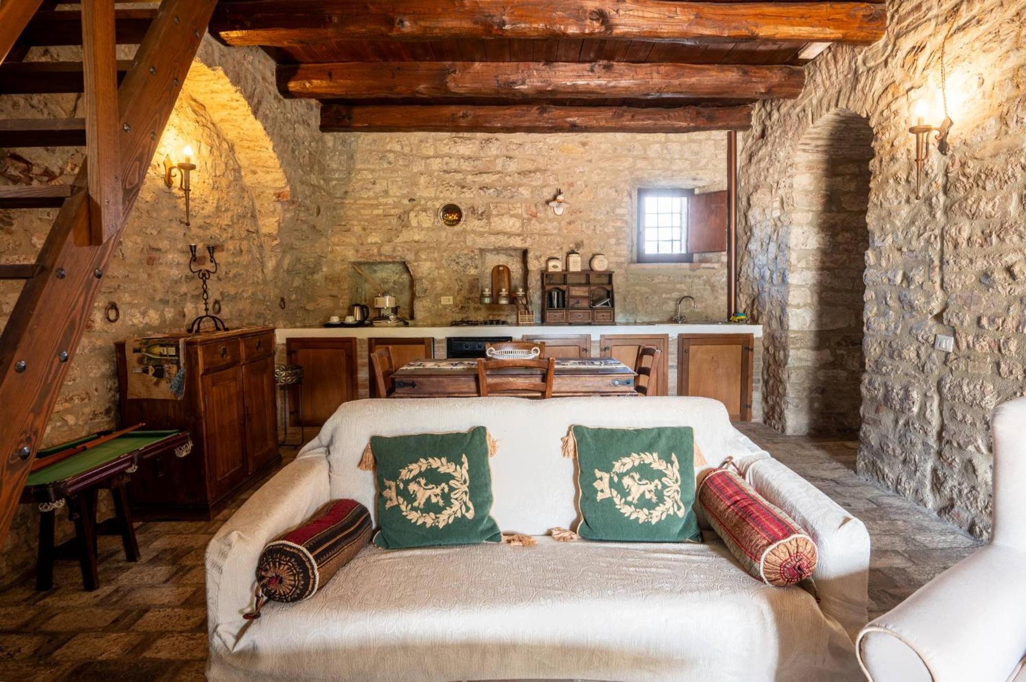 Castello Valenzino Bed and Breakfast Antognola Exteriör bild