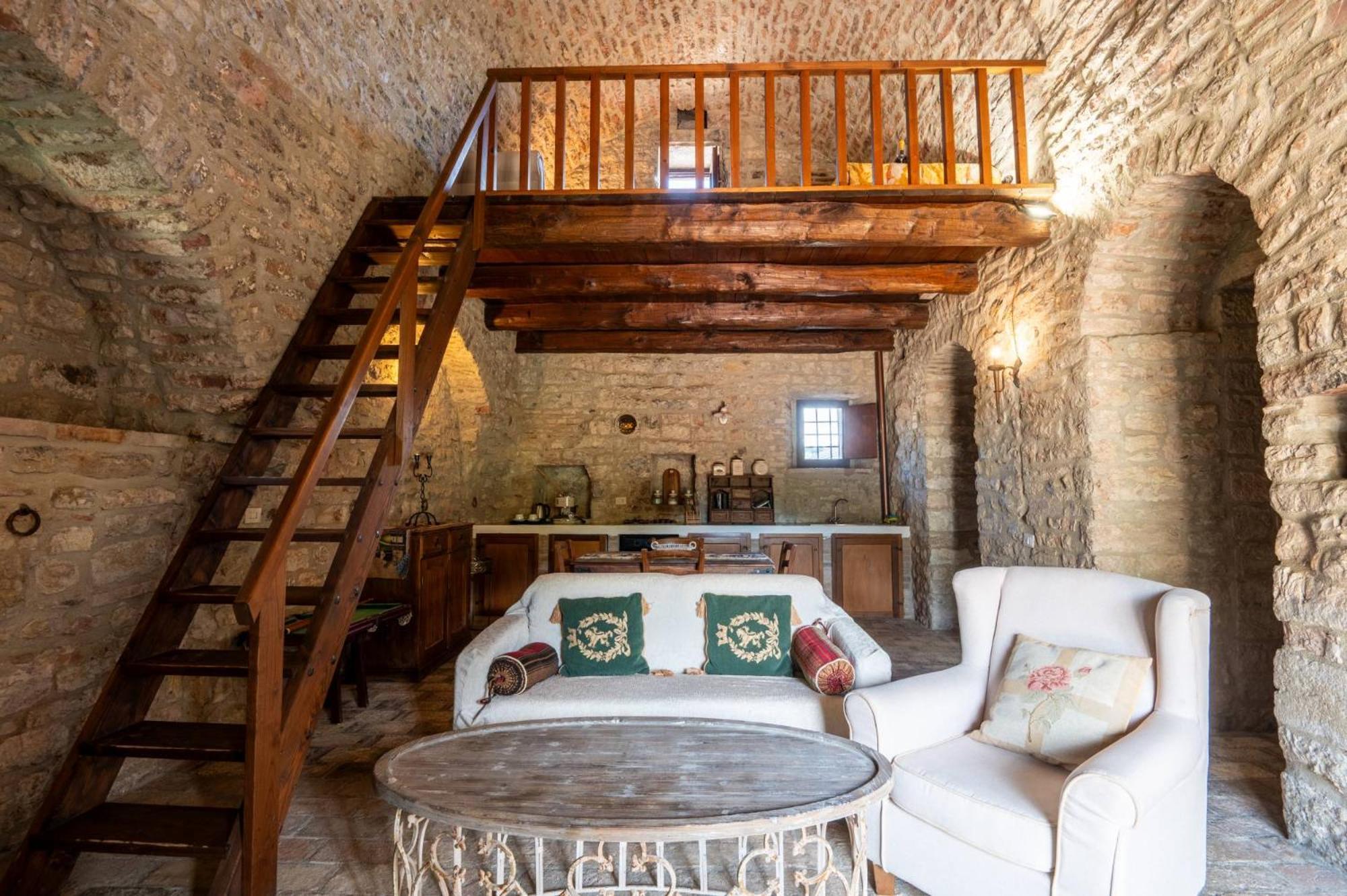 Castello Valenzino Bed and Breakfast Antognola Exteriör bild